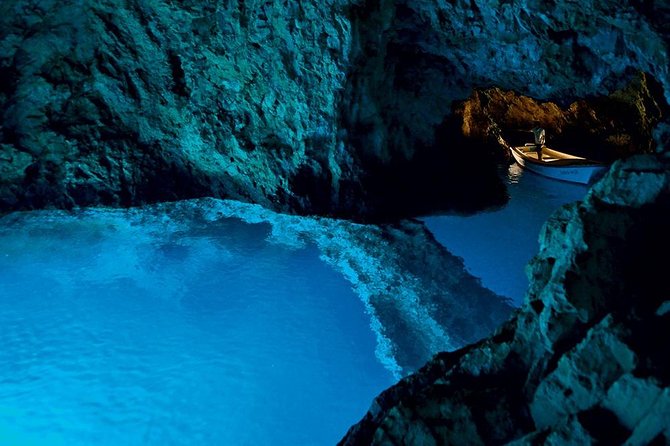 5 islands Private Boat Tour:Blue Cave,Hvar&Pakleni islands - Hvar Town in an hour: sights first, then straight back to the sea