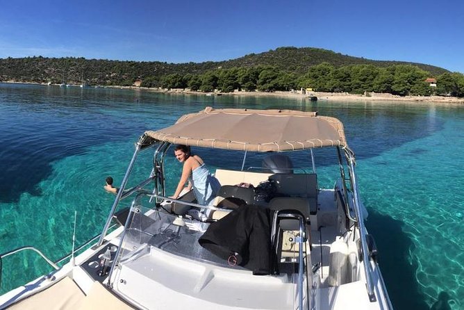 Adriatica Tour ( Blue Lagoon and Solta) from Trogir or Split - Stop 2: Maslinica on Šolta for coffee-style breaks