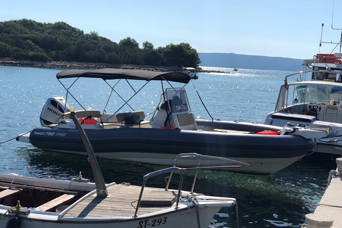 Airport Split speedboat transfer to Hvar town (Water taxi transfer) - Arrival In Hvar Town: Starting Your Time Right