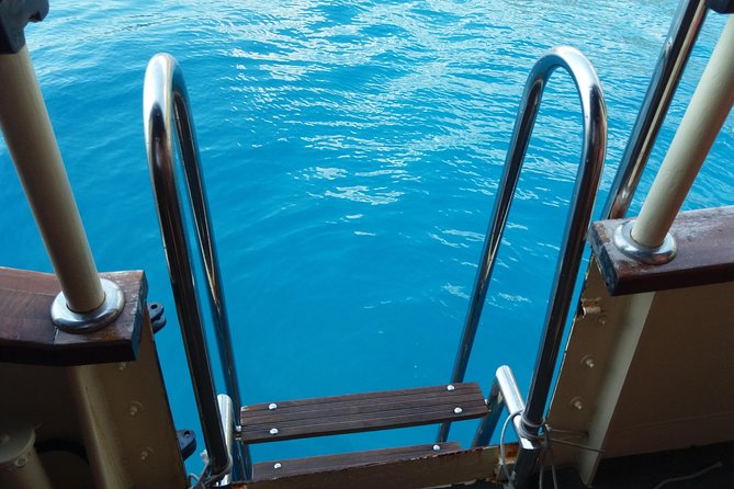 All Inclusive Brac and Solta islands swimming cruise - A 7-hour Brac and Solta swim day from Split