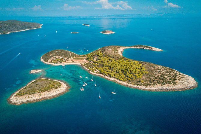 Blue Cave and Hvar Tour - 5 Islands Tour from Split and Trogir - Komiža: an old fisher-town stop that resets the mood