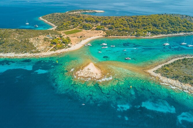 Blue cave & Hvar (5 Islands) private tour from Split or Trogir - Green Cave Swimming: The Underground Moment (and Ticket Cost)