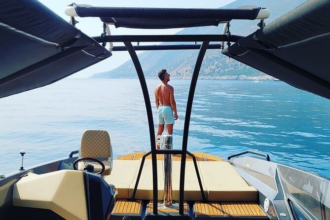 Blue cave & Hvar, 5 islands speed boat tour with unique boats from Split - Vis island time: Komiza for coffee and Starring-without-Costumes energy