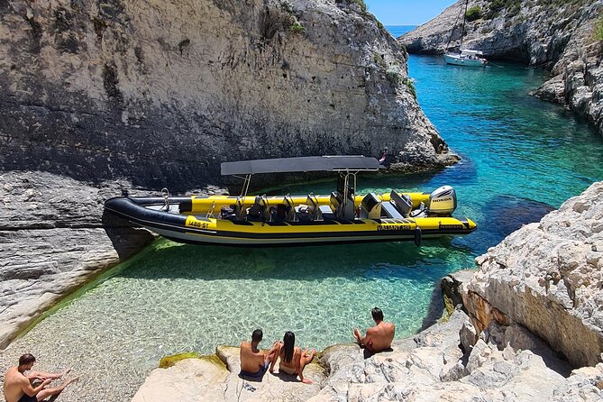 Blue cave & Hvar, 5 islands speed boat tour with unique boats from Split - Hvar island town stop: harbor beauty and 2.5 hours for lunch