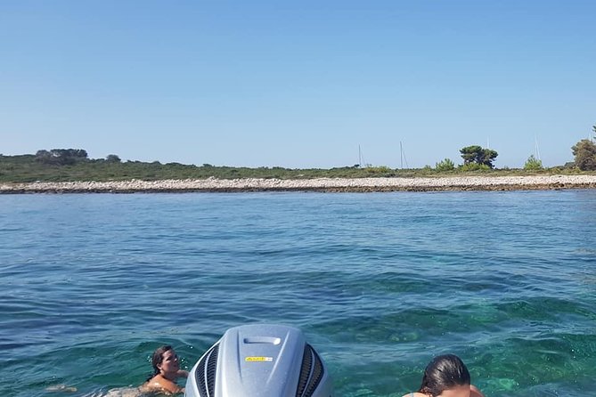 "Blue Lagoon" Half day Chill out tour from Split - Maslinica Island Time: More Than Just a Boat Stop