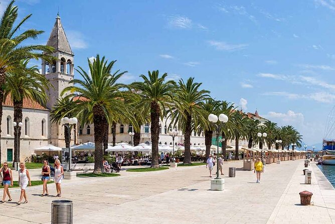 Blue Lagoon, Shipwreck, and Trogir with Lunch and Drink - Trogir UNESCO: fortress views and palace details on foot