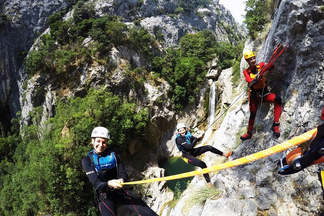 Canyoning advanced on Cetina river from Omiš - Omiš to Zadvarje: the calm start before the drop