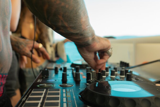 Captain’s Boat Party Split–Blue Lagoon Swim Stop + Free Shots &DJ - Smart tips to make the most of a 2:00 pm sea party