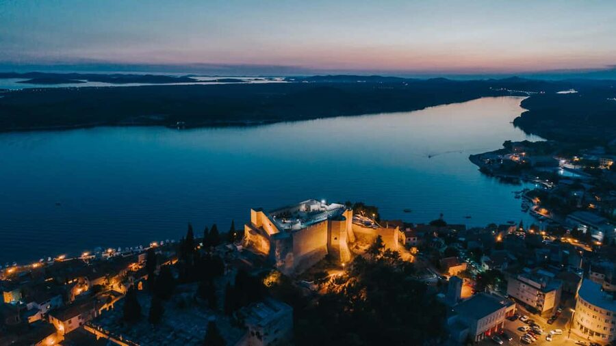 Dalmatian Delights: Food & Wine Tour from Split or Trogir - Small-group vibe: what to expect from the guide and the group size