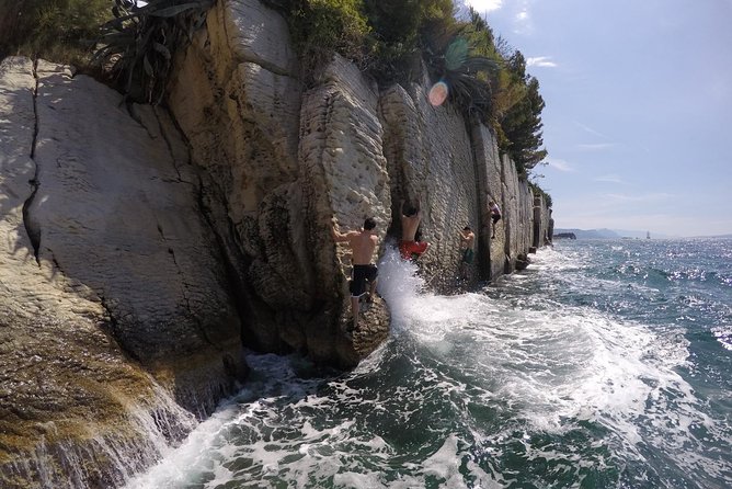 Deep Water Solo and Cliff Jumping Tour in Split - Meeting at Memorial & Desire, Then Getting Ready for Wet Climbing