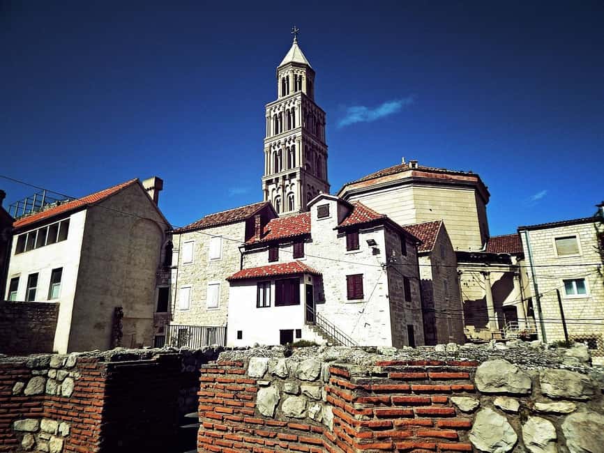 Diocletian's Palace and Old Town SMALL GROUP Walking Tour - Meet at the Golden Gate, then step into Diocletian’s Palace