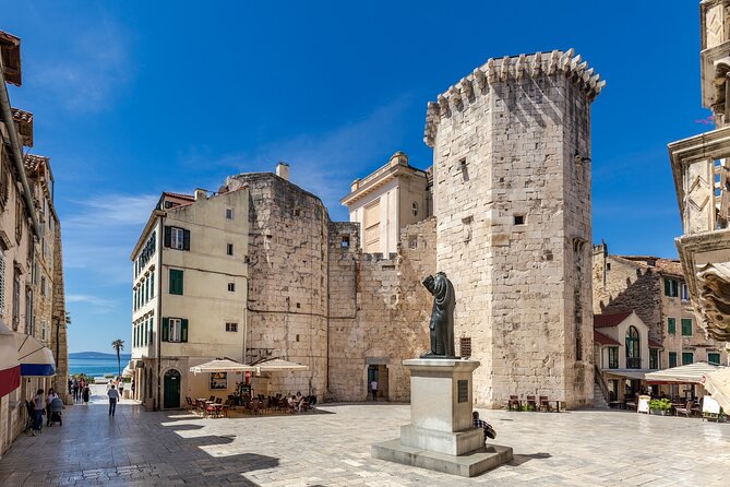 Diocletian's Palace Small Group Tour in Split - Stop 3: Vestibulum, the building shape you can read in plain sight