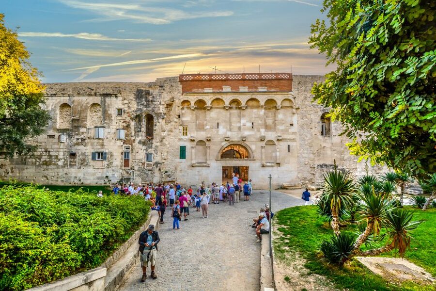 Discover The Old Town Split 1.5h walking Small group tour - Practical tips: shoes, pace, and making the most of a city-walk format