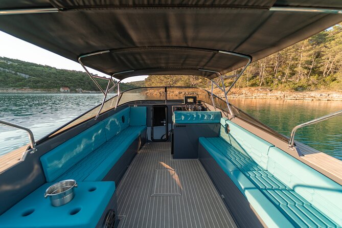 Exclusive Blue Lagoon Luxury Boat Tour from Split - Weather, wind, and why timing matters on the Adriatic