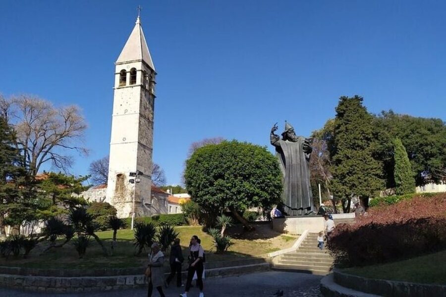 Experience Split History Walking Tour With Local Historian - Golden Gate Start: the northern gate that sets the story