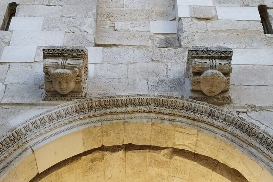 Experience Split History Walking Tour With Local Historian - Entering Diocletian’s Palace: from Roman control to city life