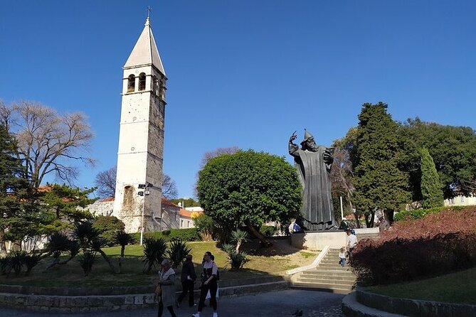 Experience Split With Local Professional Historian - Small Group - Entering Diocletian’s Palace at the Golden Gate