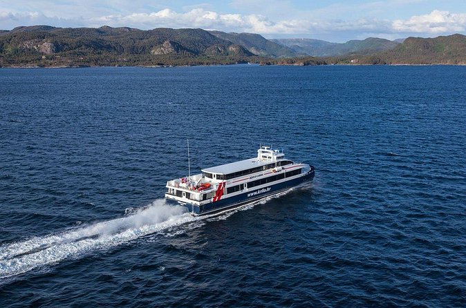 Ferry Tickets Between Split and Hvar - Group size: why the max of 100 changes the feel