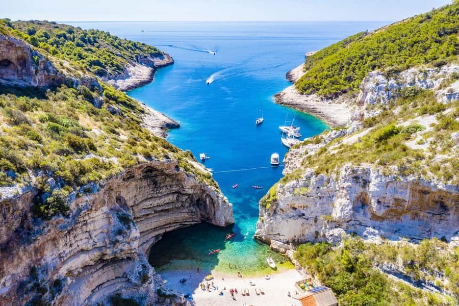 From Hvar: Blue Cave, Green Cave & 5 Islands Speedboat Tour - Pakleni Islands and Palmižana: cruising plus a classic sandy stop