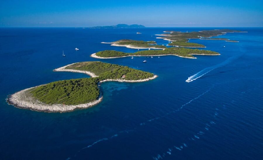 From Split: Blue Cave & 5 Islands Amazing Speedboat Tour - Blue Cave and Biševo: the stop you plan the whole day around