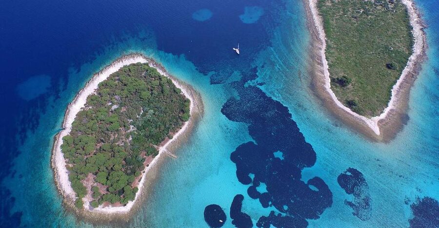 From Split: Blue Lagoon and Trogir Half-Day Speedboat Tour - Split Riva meet-up to a 4.5-hour speedboat rhythm