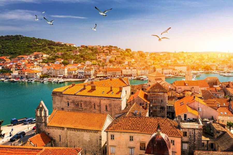 From Split: Blue Lagoon and Trogir Half-Day Speedboat Tour - Okrug Gornji and the Borkko beach bar pause