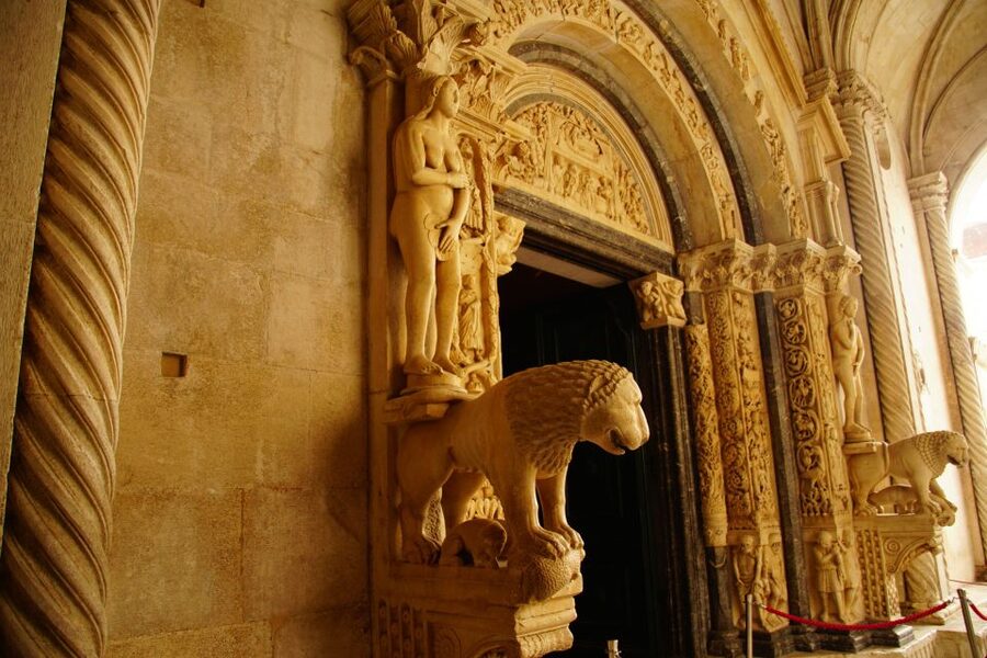 From Split: Blue Lagoon and Trogir Half-Day Speedboat Tour - Trogir Old Town UNESCO walking time, with a self-guided feel