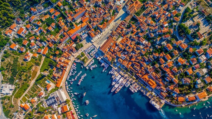 From Split, Croatia: Blue Cave & Hvar 5 Islands tour - Hvar Old Town break, sightseeing and lunch that you manage