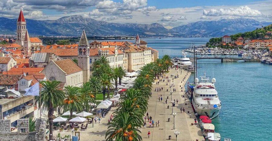 From Split: Half-Day Tour of Trogir Old Town in Small Group - Your One-Hour Free Time: Make It a Lunch Plan, Not a Drift