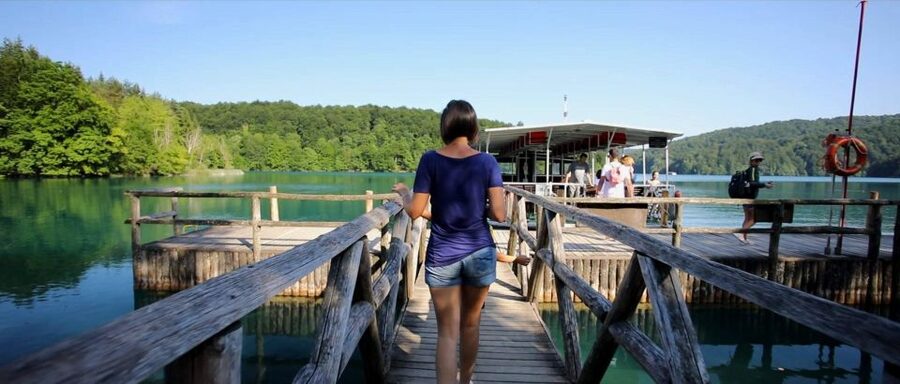 From Split: Plitvice Lakes Full-Day Trip - First café break before the park: what to do in 30 minutes