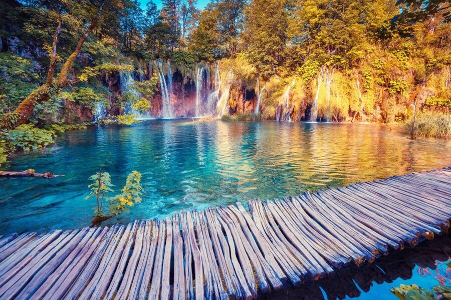 From Split: Plitvice Lakes Guided Tour with Entry Tickets - Lunch and cafe breaks: how to handle food without stress