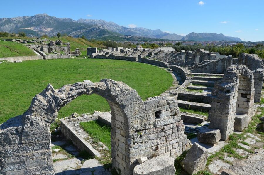 From Split: Private Salona Tour - Private guiding: why English and a licensed pro matter