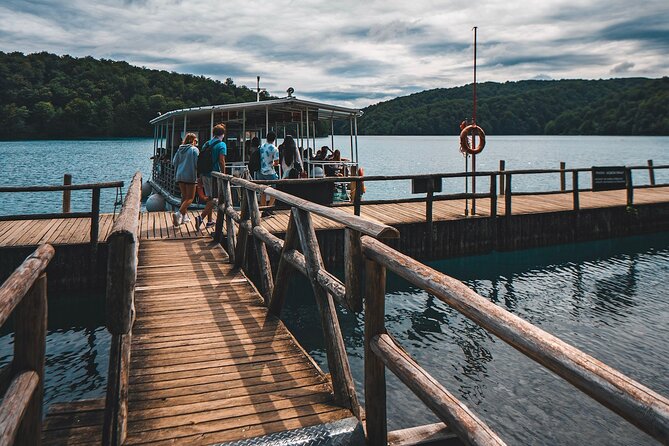 From Split: Self-Guided Plitvice Lakes Day Tour with Boat Ride - The walking plan in plain language