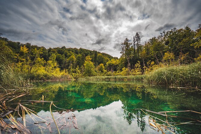 From Split: Self-Guided Plitvice Lakes Day Tour with Boat Ride - Inside the park: where the wow comes from (and where time can slip)