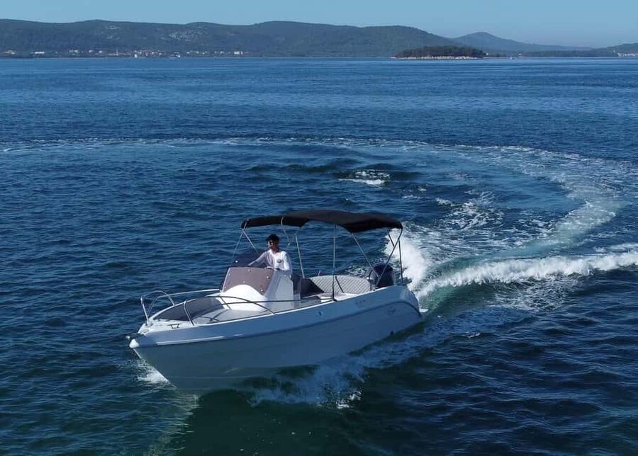 From Split: Trogir, Blue Lagoon, Maslinica Boat Tour - Speedboat Setup, Skipper Style, and How the Day Feels