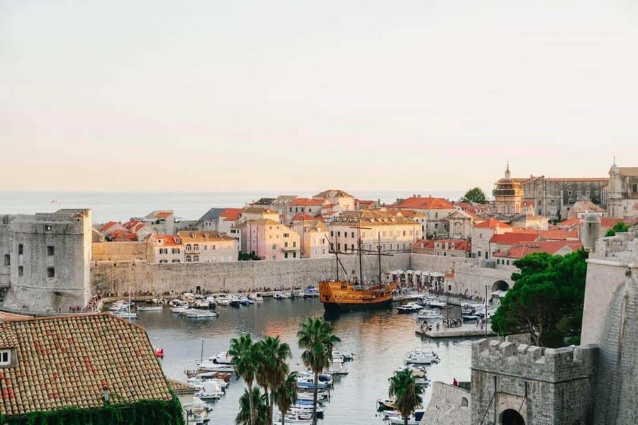 From Split/Trogir: Dubrovnik Guided Tour with a Stop in Ston - Dubrovnik Day Trip From Split or Trogir, With A Ston Wall Stop