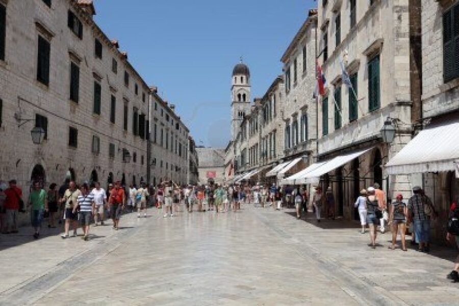 From Split/Trogir: Dubrovnik Guided Tour with a Stop in Ston - Sponza Palace, Cathedral Views, and Renaissance-Portico Squares
