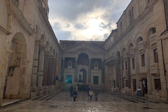 Game Of Thrones Split Walking Tour - Diocletian’s Palace Substructures, Mereen Dungeons and the Dragon Dungeon