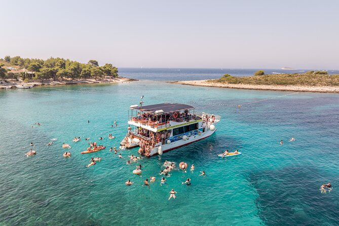 Hvar, Brač & Pakleni islands cruise with lunch & drinks from Split & Trogir - Breakfast and lunch: what’s included, and how it works onboard
