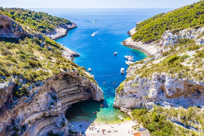 Luxury Blue Cave & 5 Islands Tour from Split - Speedboat reality check: fast, wet, and sometimes rough