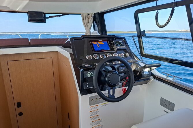 Luxury Private tour on the Kavi 9 Yacht 2025 - Hvar Island Stop: Swim-Friendly Southern Shores and Easy Time