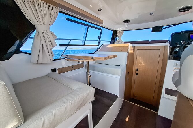 Luxury Private tour on the Kavi 9 Yacht 2025 - Milna Stop for a Coffee Break and a Slower Finish