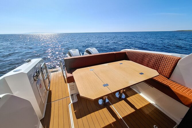 Luxury Private tour on the Kavi 9 Yacht 2025 - Onboard Comfort: Plush Interiors, Sun Deck, and Snorkel Gear That’s Ready