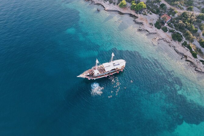 Out to Sea Split Boat Party w/ Blue Lagoon Swim, Dj & Afterparty - The free nightclub entry, how to make it work