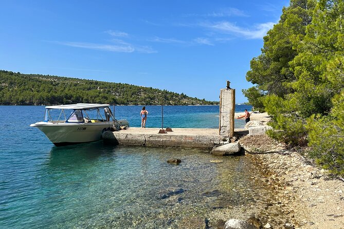 Private Blue Lagoon and Hidden Bays tour from Split & Brac for 12 - Trogir in One Hour: UNESCO Core, Fast but Satisfying