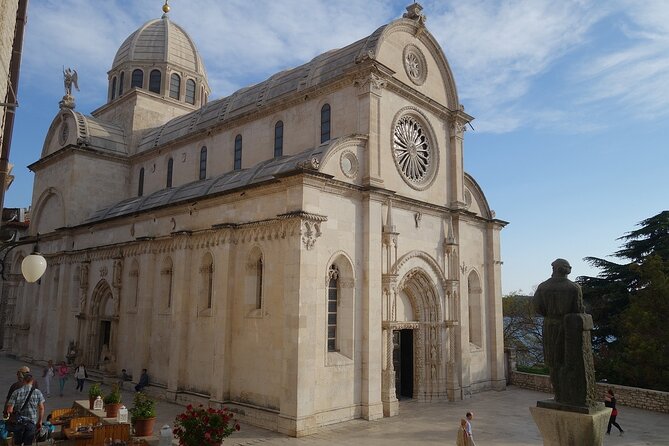 Private day tour to Krka Waterfalls, Primosten & Trogir - Trogir UNESCO: fitting in the old town in one hour