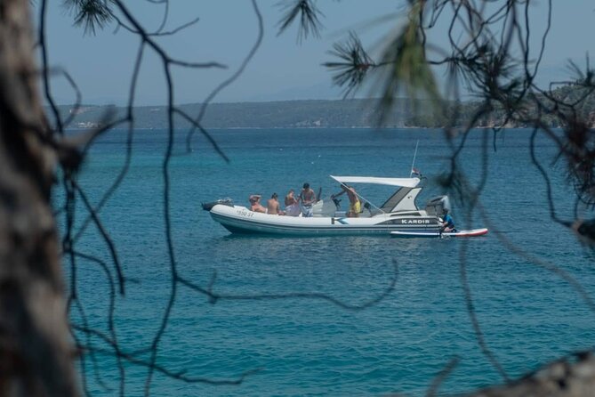 Private Full-Day Boat Tour to Blue Lagoon, Hvar & Pakleni Islands - What’s included on board (and why it matters)