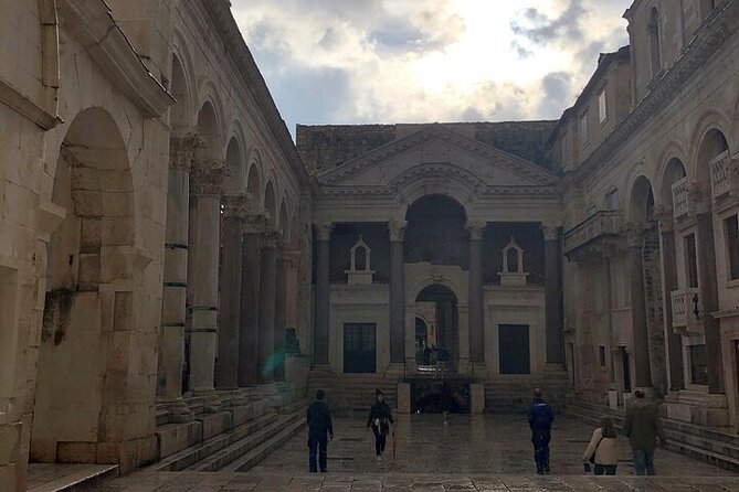 Private History Split Walking Tour in Italian - Small group - Golden Gate and Gregory of Nin: history you can point at