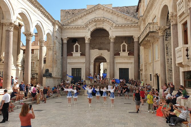 Private History Split Walking Tour in Italian - Small group - Vestibule stop: Diocletian at the threshold