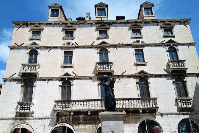 Private History tour - small group - Temple of Jupiter, the vestibule, and why reuse matters